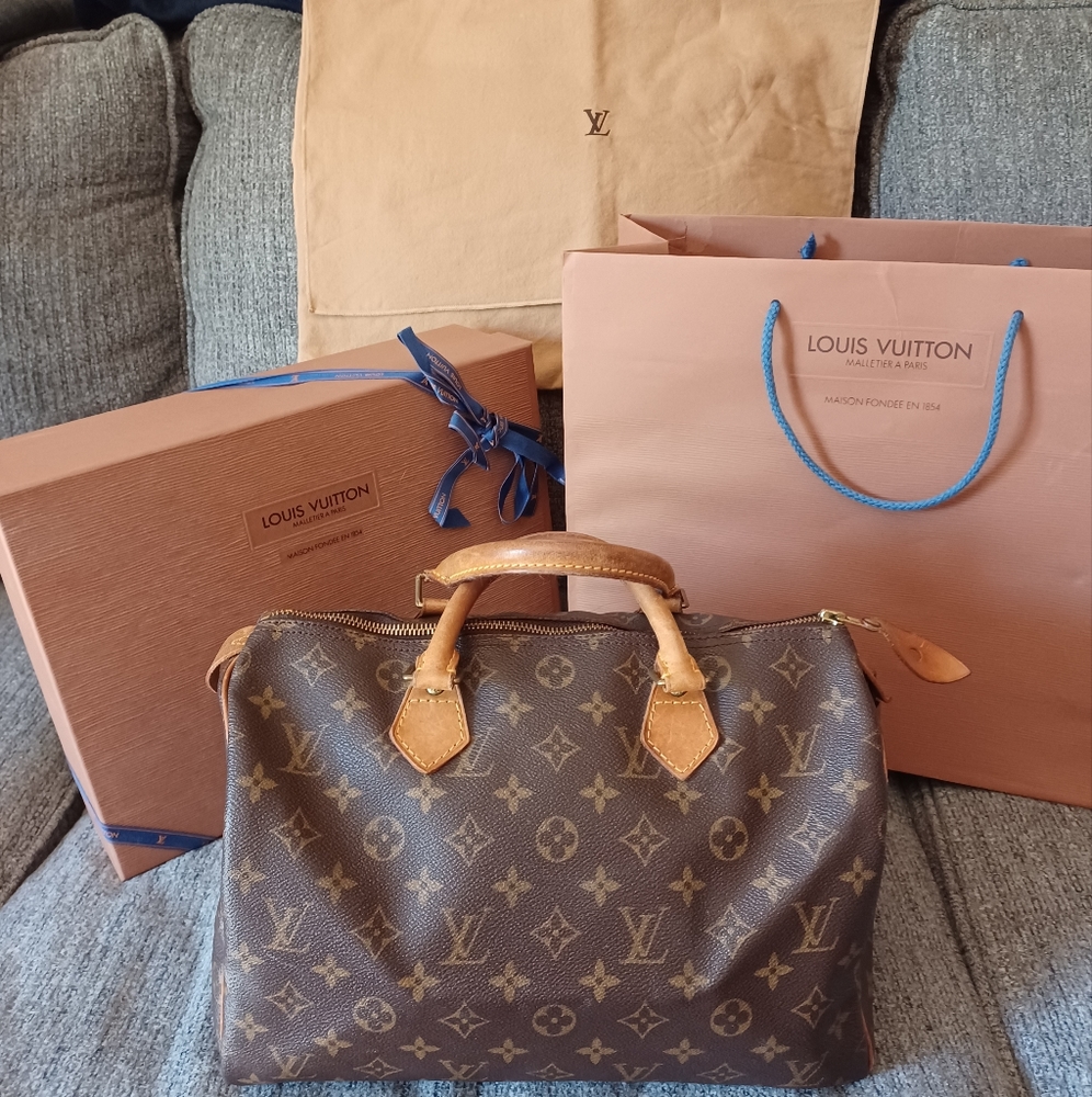 Louis Vuitton Monogram Speedy 30 Handbag
